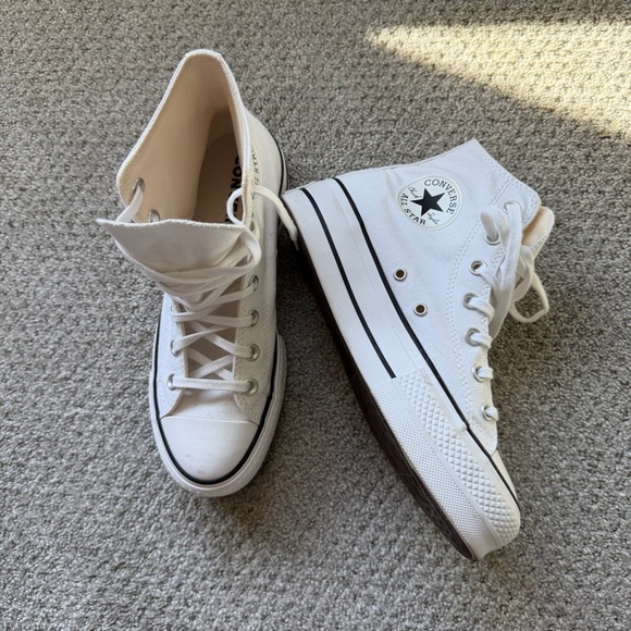 Converse Women's White Canvas platform High-Tops - Picture 2 of 10